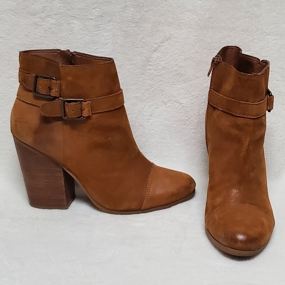 LUCKY Brand Lauren Caramel Suede Stacked Block Heel Buckle Strap Ankle Booties - Picture 1 of 16